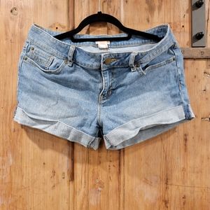 GAP roll cuff shorts